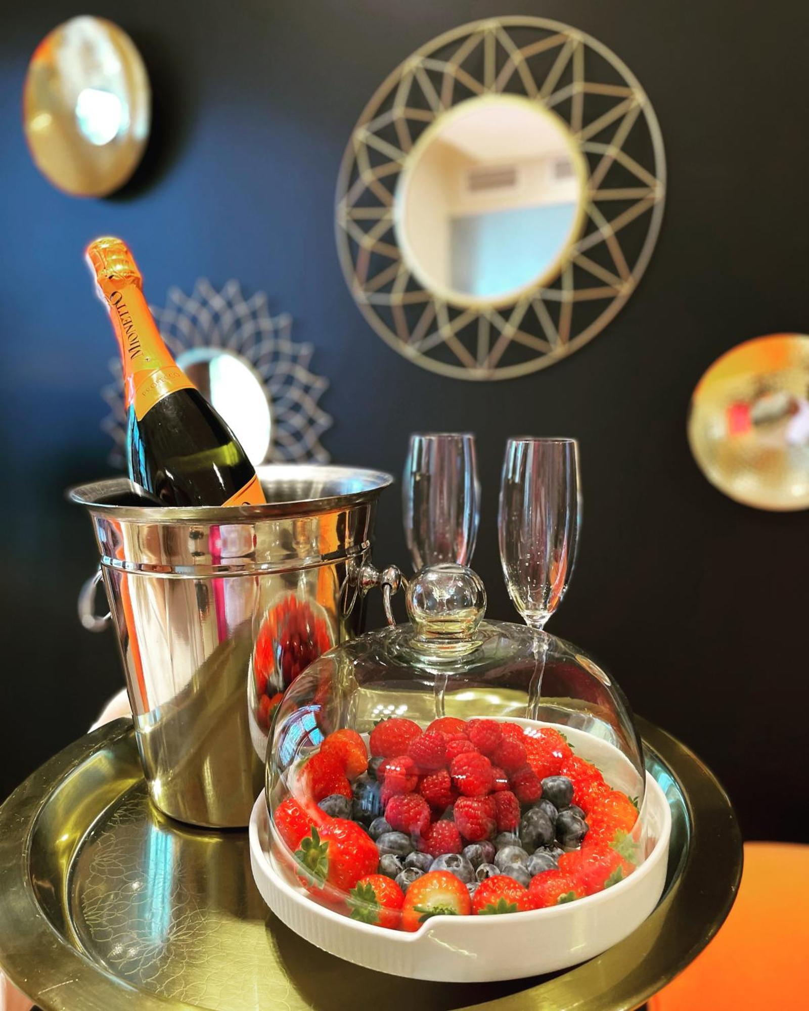 Liv'Inn Aparthotel Красков Екстериор снимка