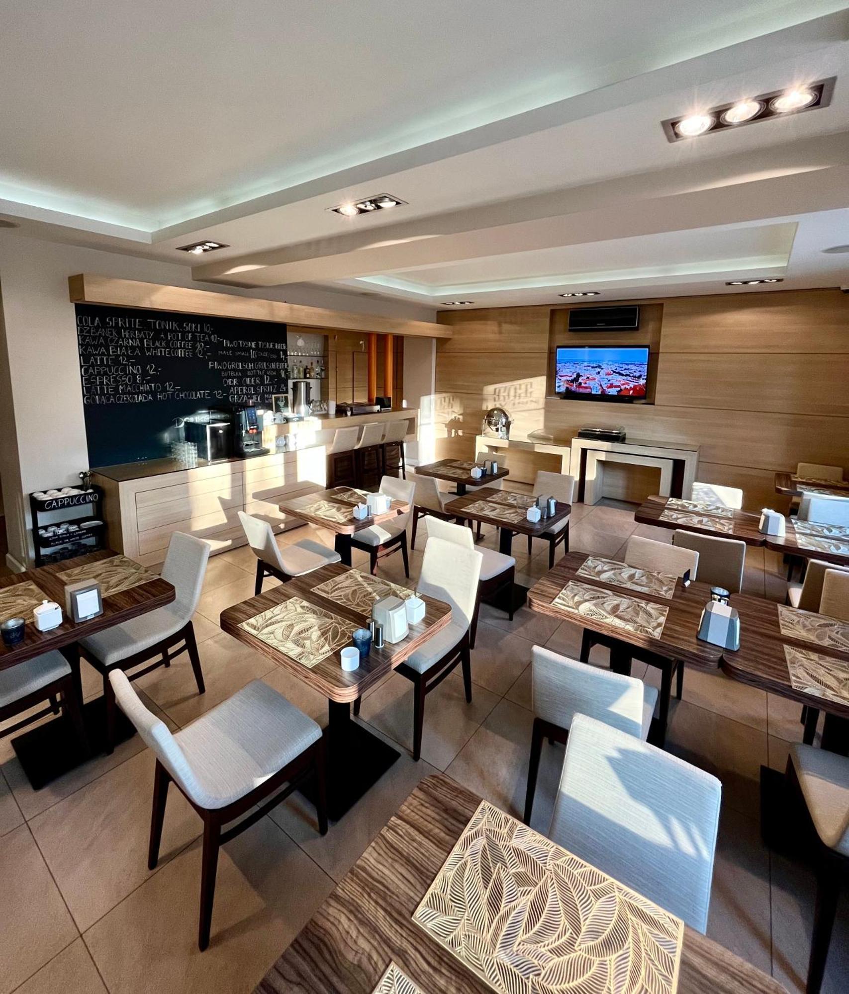Liv'Inn Aparthotel Красков Екстериор снимка